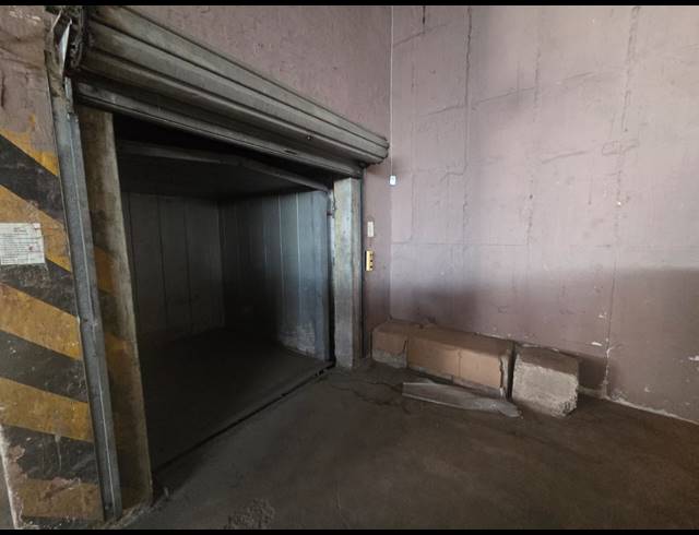 7,600M² WAREHOUSE FOR SALE IN JACOBS